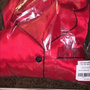 *NEW* Fashion nova pajama set Runs small